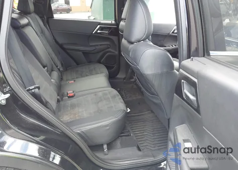 2024 Mitsubishi Outlander Se 2.5 2Wd/Se Black Edition S-Awc/Se Black Edition W/Pano Roof from USA, damaged, VIN JA4J3VA89RZ064912